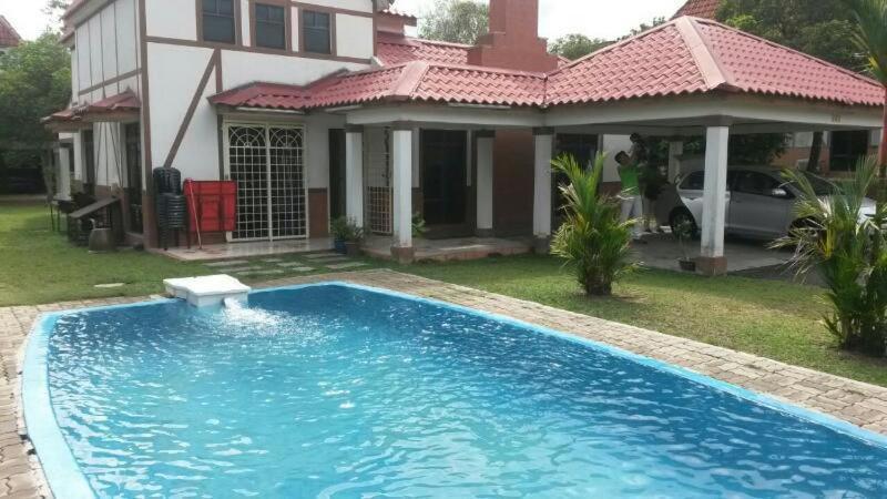 Villa With Private Swimming Pool Малакка Экстерьер фото